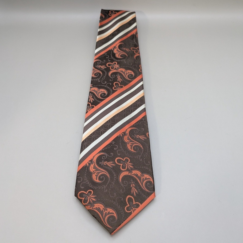 D&T Mens Silk Necktie Brown Orange Paisley Diagonal Stripe Hand Made 3.25in